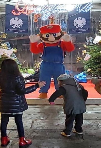 super mario lungo (410 x 600)